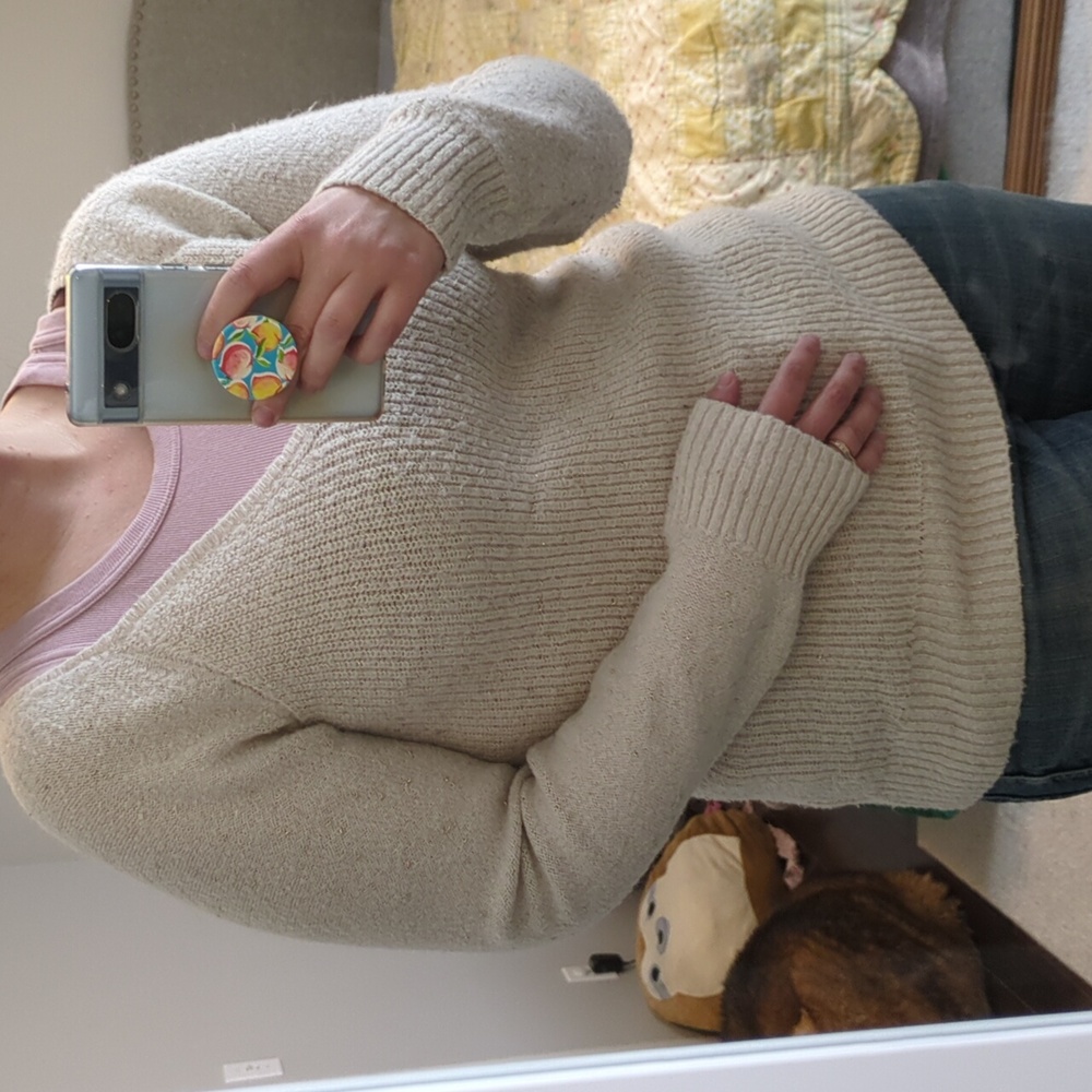 Jessica Simpson Cream V-Neck Maternity Sweater